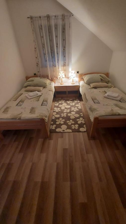 Apartment Slap Rakovica Exteriör bild