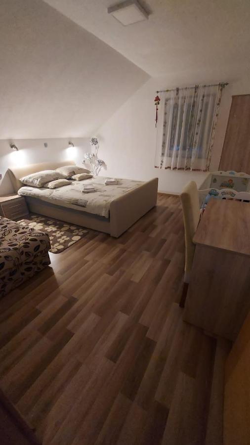 Apartment Slap Rakovica Exteriör bild