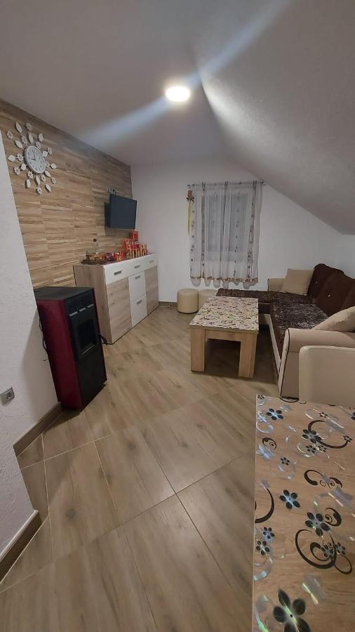 Apartment Slap Rakovica Exteriör bild
