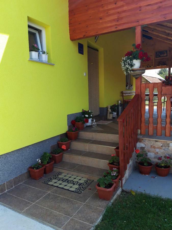 Apartment Slap Rakovica Exteriör bild